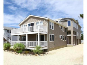 Beautiful 8 Bedroom, 4 Full And 3 Half Baths With Private Inground Pool